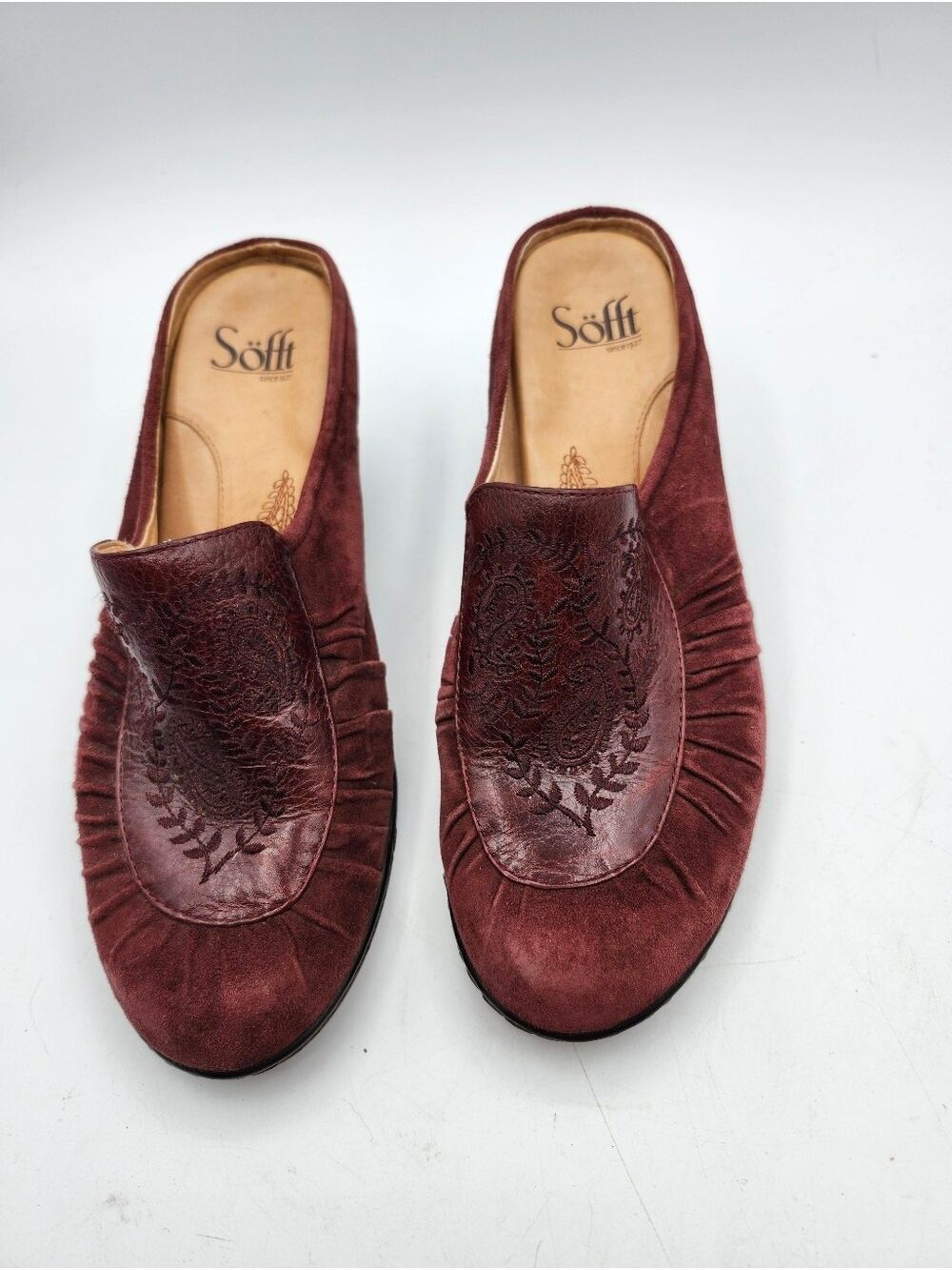 Söfft Women's Burgundy Embossed Slip-On Mules
